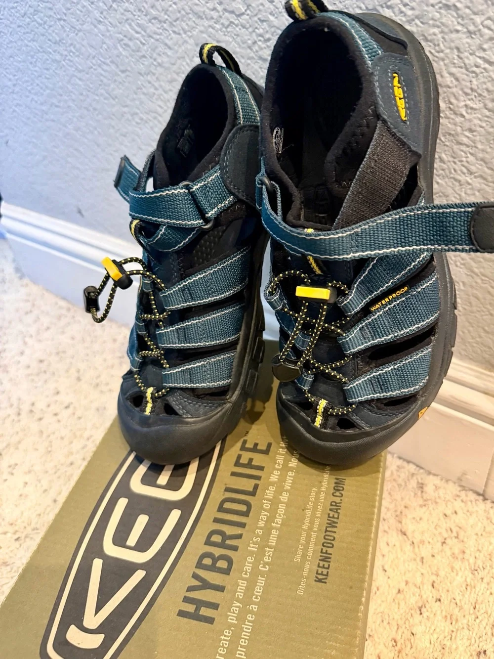 Keen Black Outdoor Youth Shoes with Yellow Lace Accents